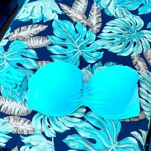 Adjustable bra with straps